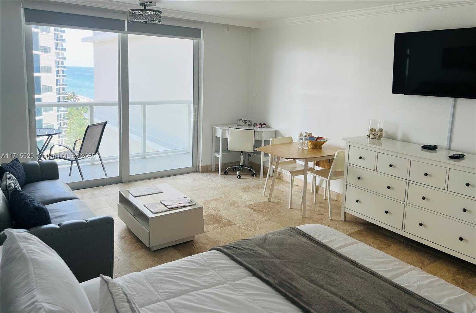 Small Image of 19201 COLLINS AVE #1017, Sunny Isles Beach Number 6