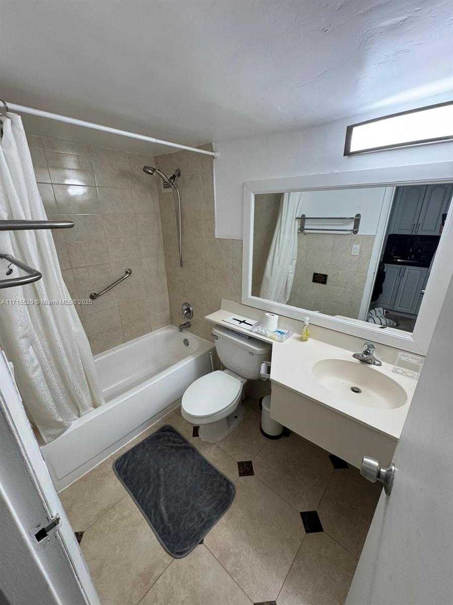 Small Image of 19201 COLLINS AVE #1017, Sunny Isles Beach Number 9