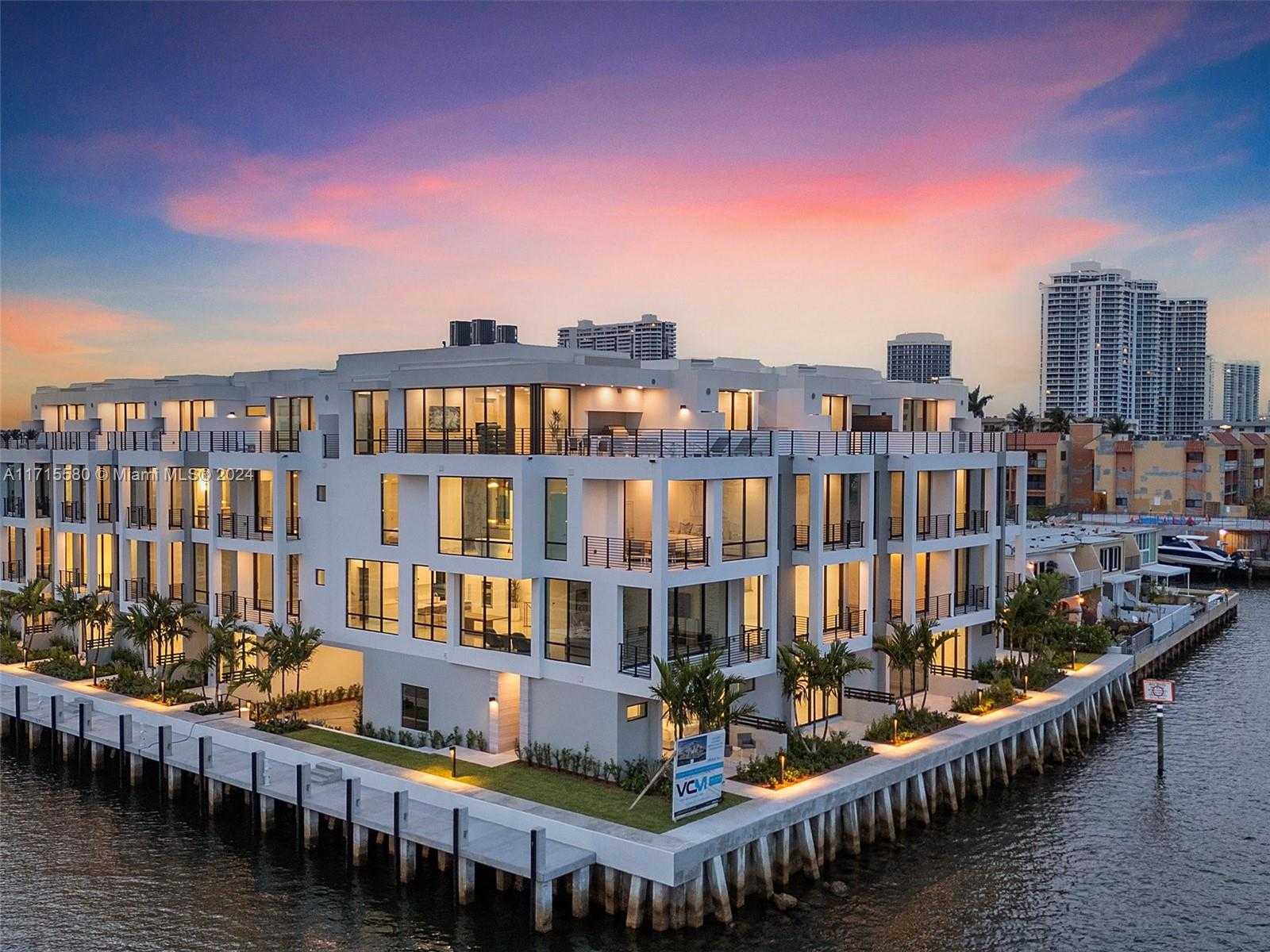 Small Image of 4002 NORTH EAST 167 ST, North Miami Beach Number 1