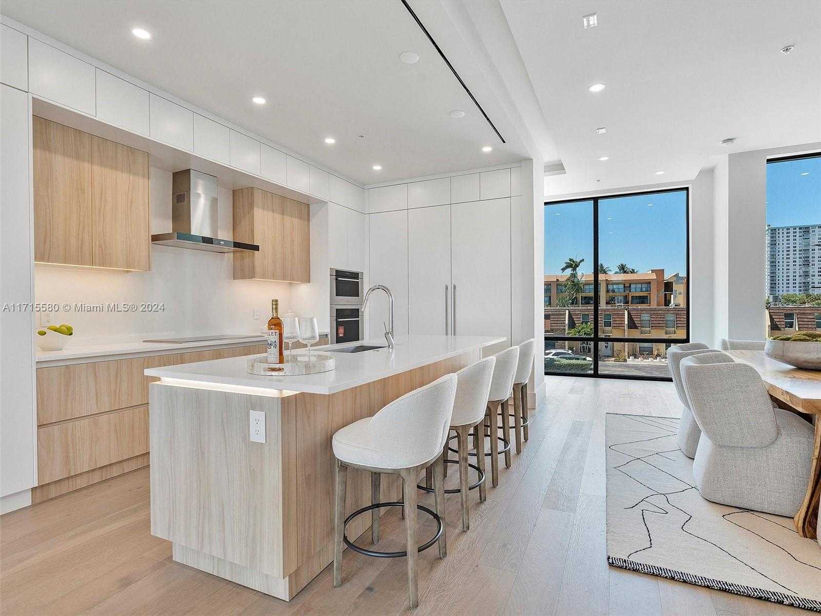 Small Image of 4002 NORTH EAST 167 ST, North Miami Beach Number 21