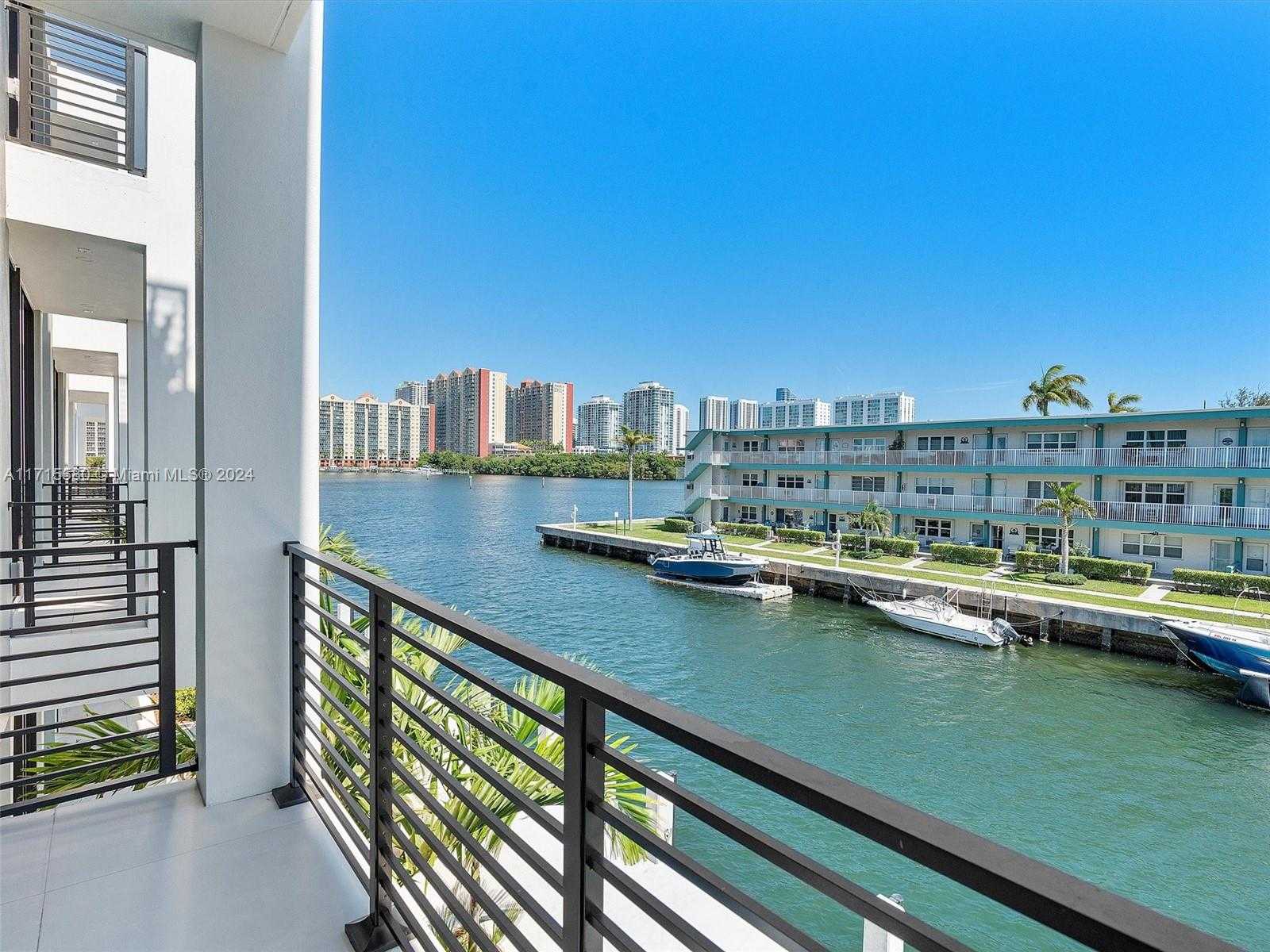Small Image of 4002 NORTH EAST 167 ST, North Miami Beach Number 27