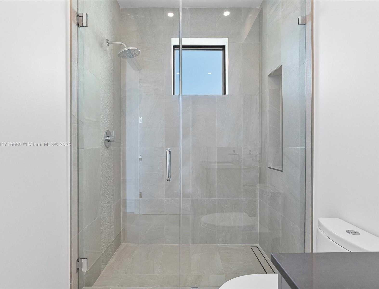 Small Image of 4002 NORTH EAST 167 ST, North Miami Beach Number 31