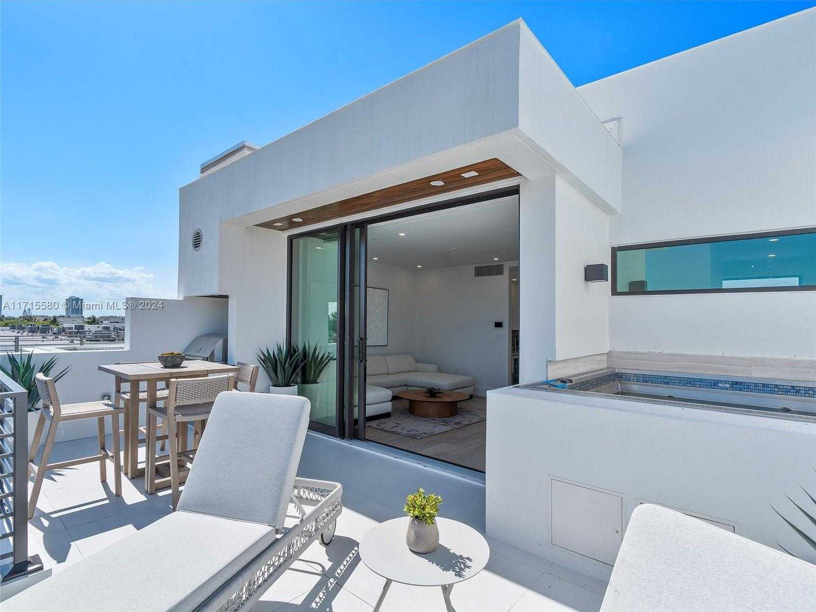 Small Image of 4002 NORTH EAST 167 ST, North Miami Beach Number 47