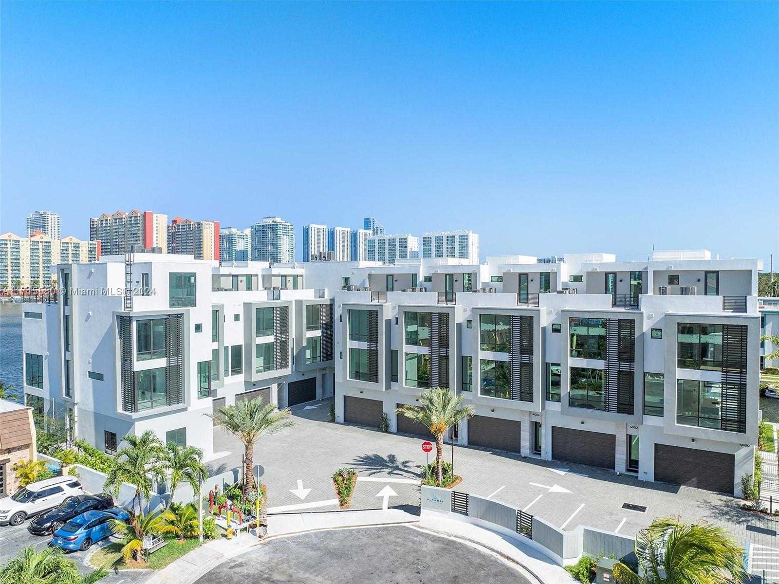 Small Image of 4002 NORTH EAST 167 ST, North Miami Beach Number 5