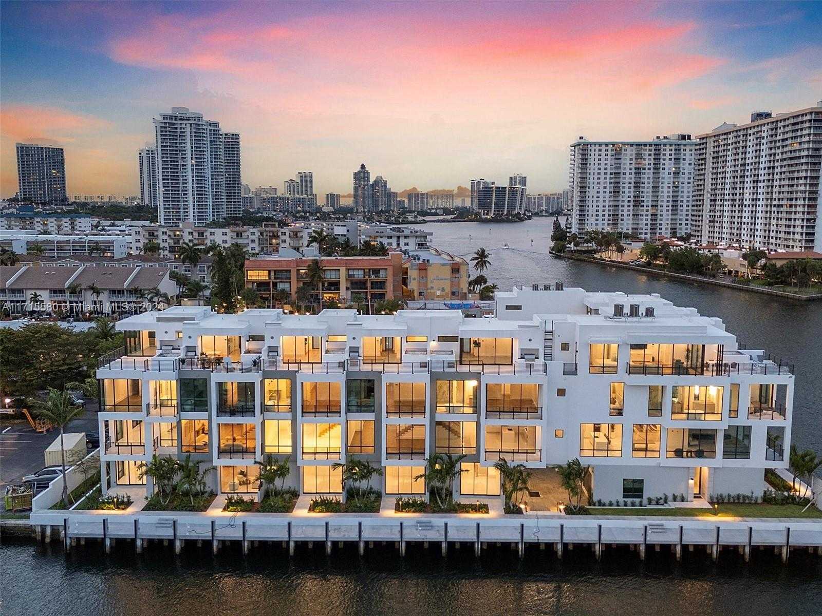 Small Image of 4002 NORTH EAST 167 ST, North Miami Beach Number 66