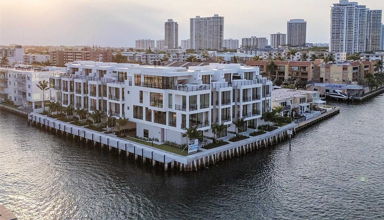 Small Image of 4002 NORTH EAST 167 ST, North Miami Beach Number 72