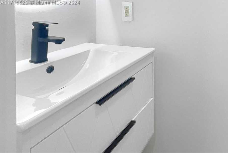 Small Image of 13353 SOUTH WEST 59TH TER, Miami Number 14