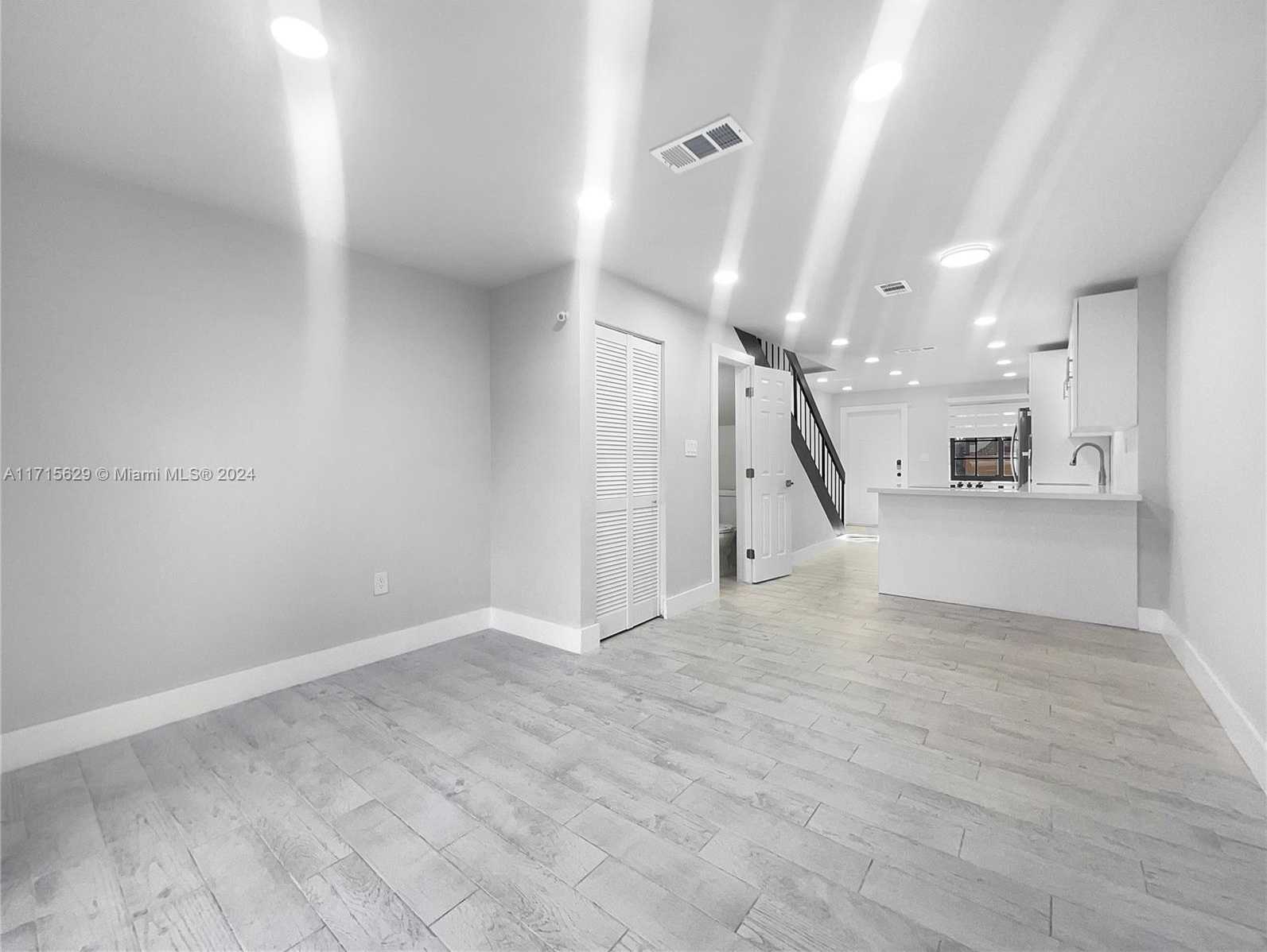 Small Image of 13353 SOUTH WEST 59TH TER, Miami Number 3