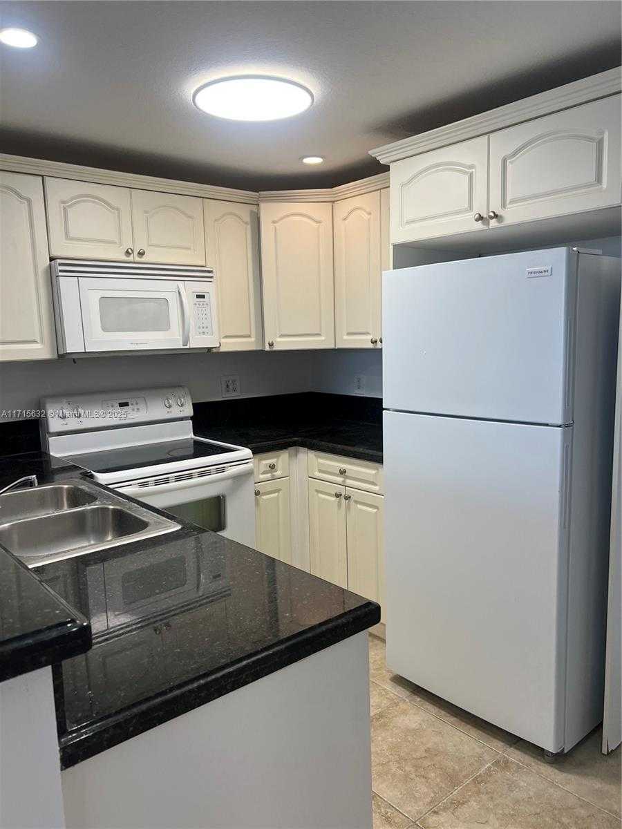 Small Image of 2020 NORTH EAST 135TH ST #607, North Miami Number 2