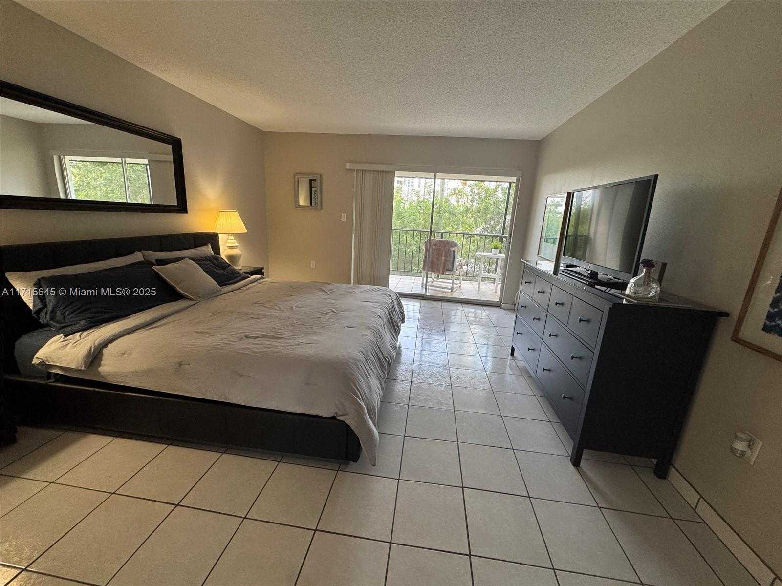 Small Image of 201 178TH DR #337, Sunny Isles Beach Number 8