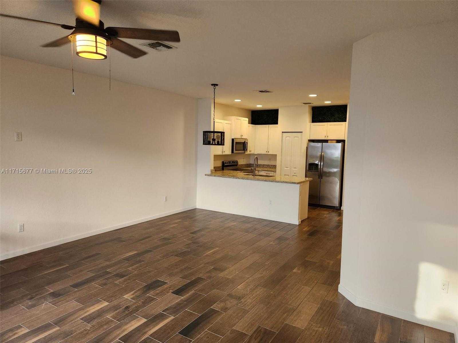 Small Image of 374 SOUTH EAST 1ST DR, Deerfield Beach Number 5