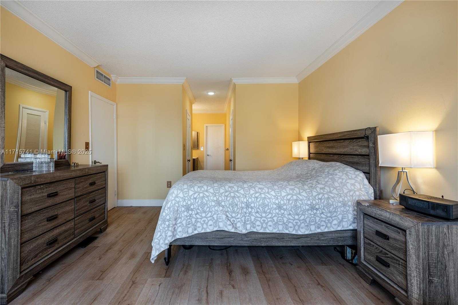 Small Image of 1985 SOUTH OCEAN DR #6P, Hallandale Beach Number 18