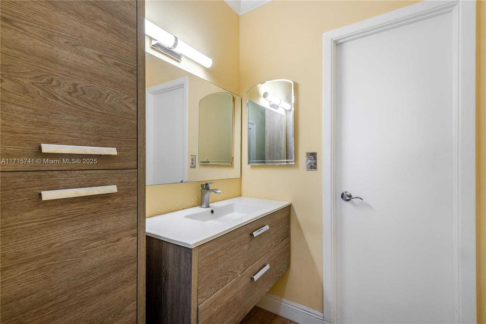 Small Image of 1985 SOUTH OCEAN DR #6P, Hallandale Beach Number 21