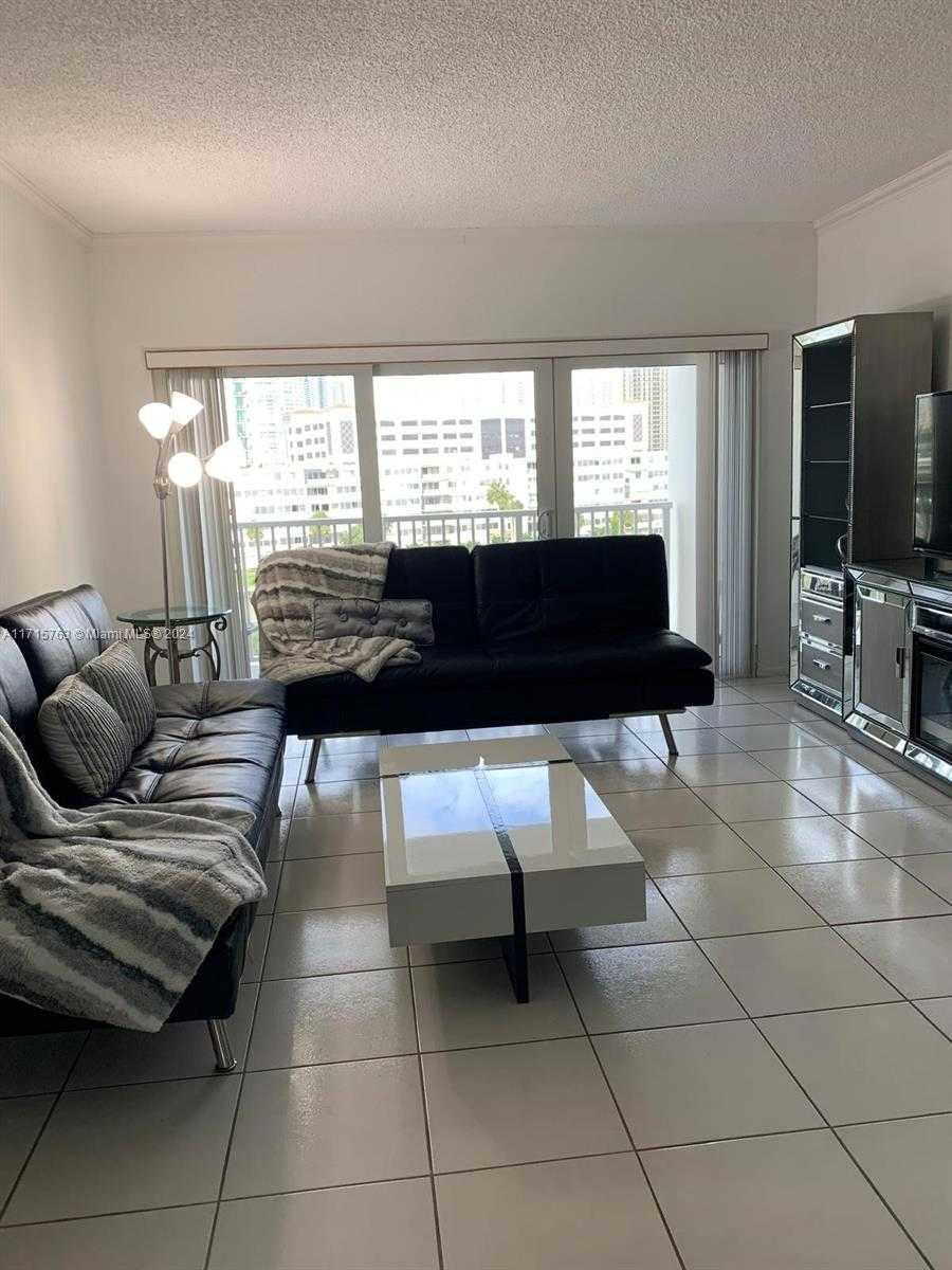 Small Image of 300 Bayview Dr, Sunny Isles Beach, FL 33160, USA Number 11