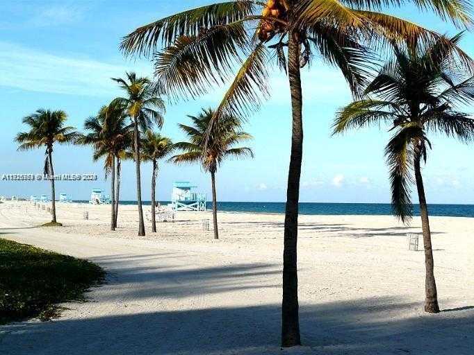 Small Image of 300 Bayview Dr, Sunny Isles Beach, FL 33160, USA Number 25