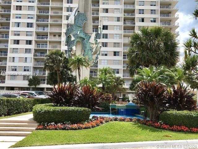 Small Image of 300 Bayview Dr, Sunny Isles Beach, FL 33160, USA Number 40