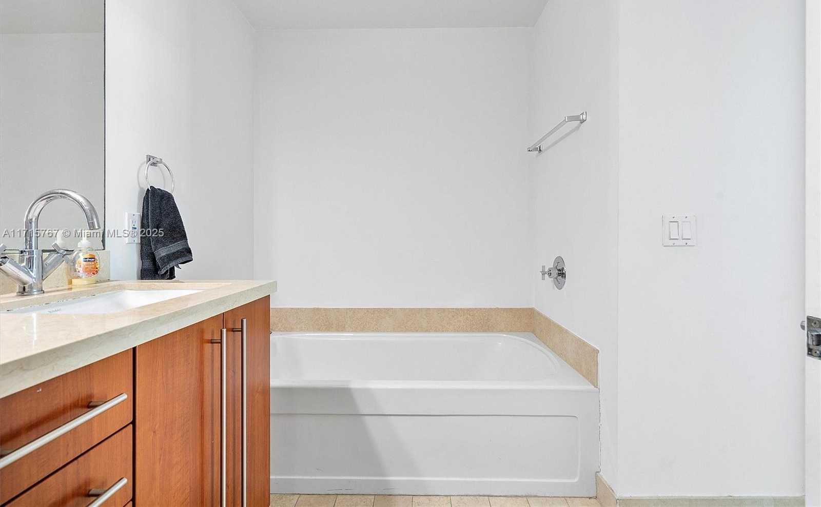 Small Image of 79 SOUTH WEST 12TH ST #3809S, Miami Number 12