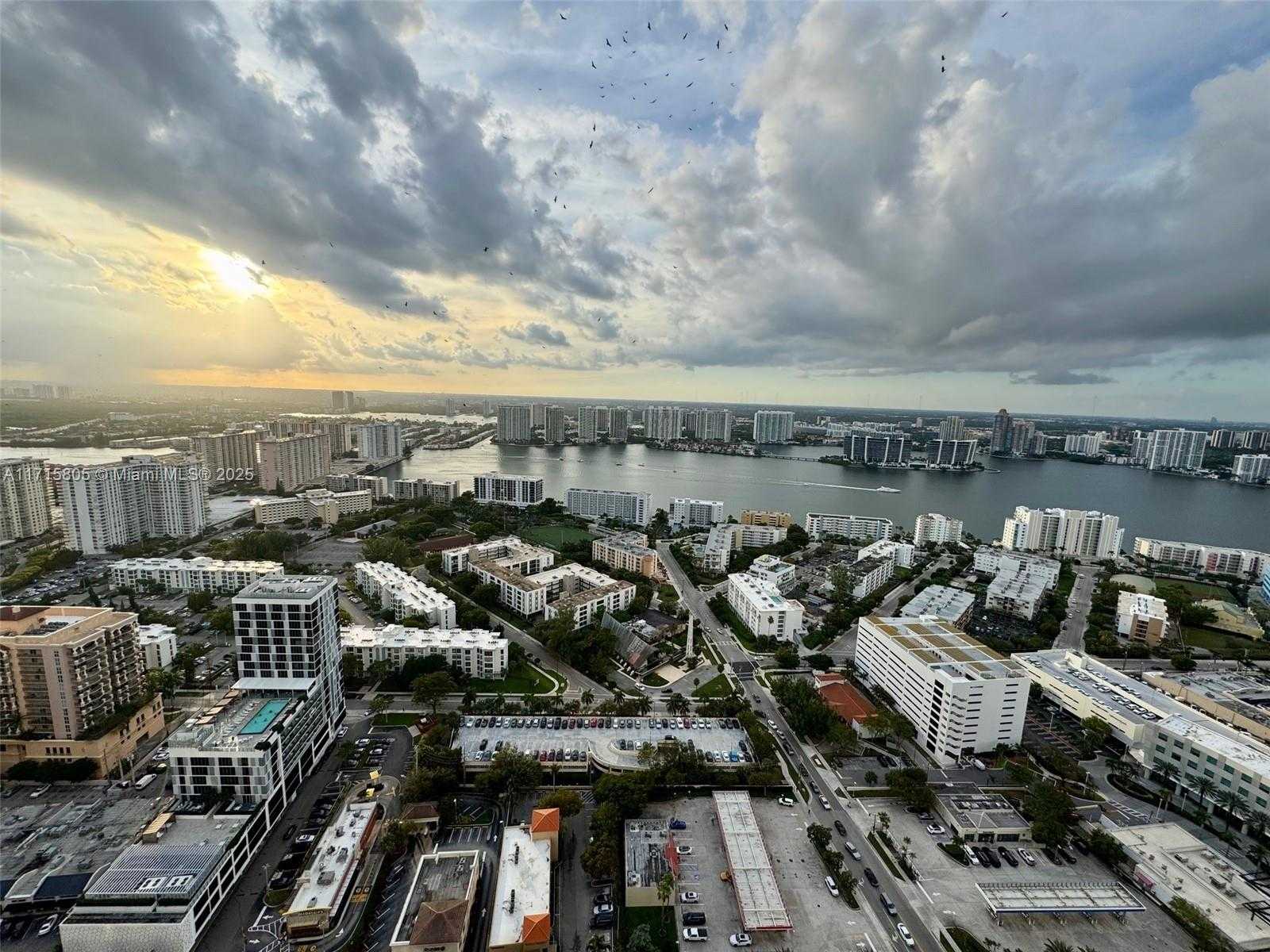 Small Image of 17875 COLLINS AVE #4303/04, Sunny Isles Beach Number 27