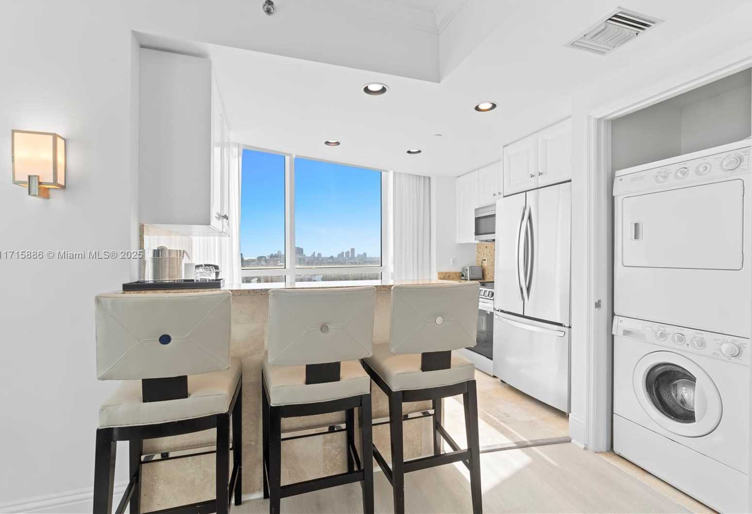 Small Image of 4401 COLLINS AVE #2104, Miami Beach Number 15