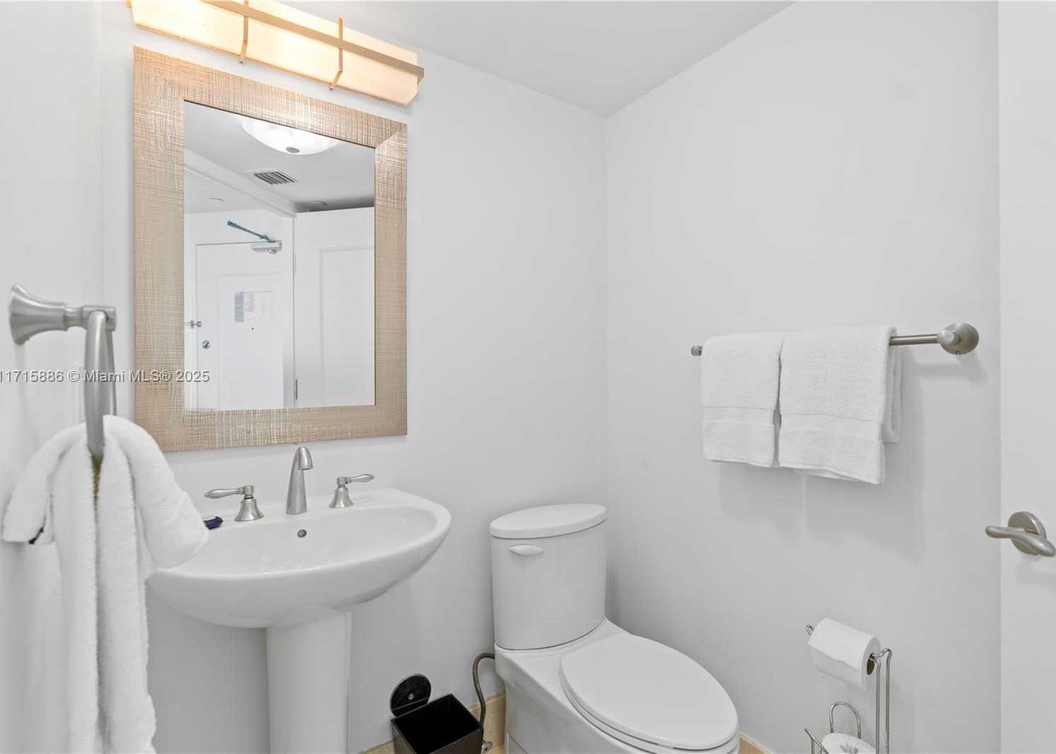 Small Image of 4401 COLLINS AVE #2104, Miami Beach Number 21