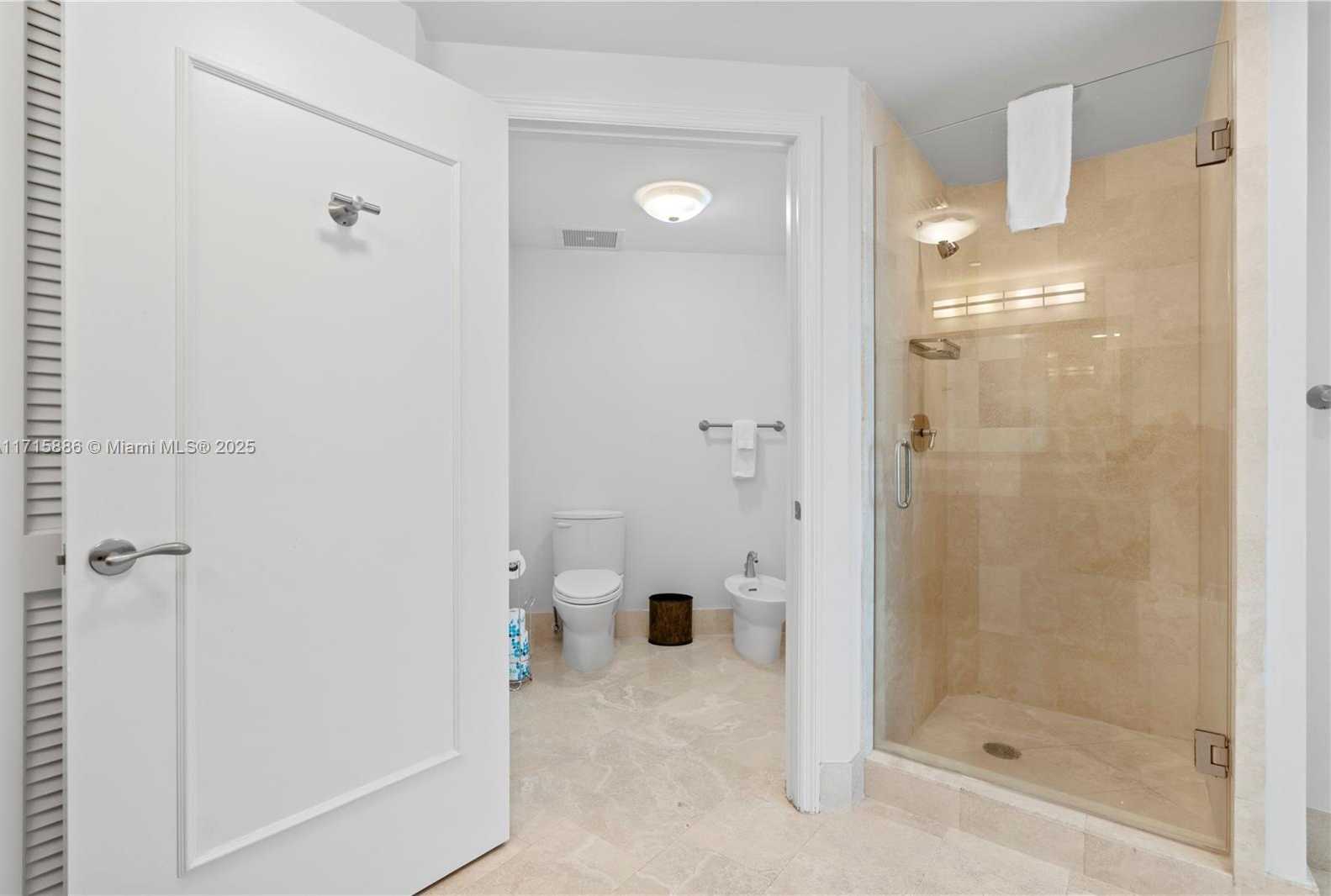 Small Image of 4401 COLLINS AVE #2104, Miami Beach Number 28