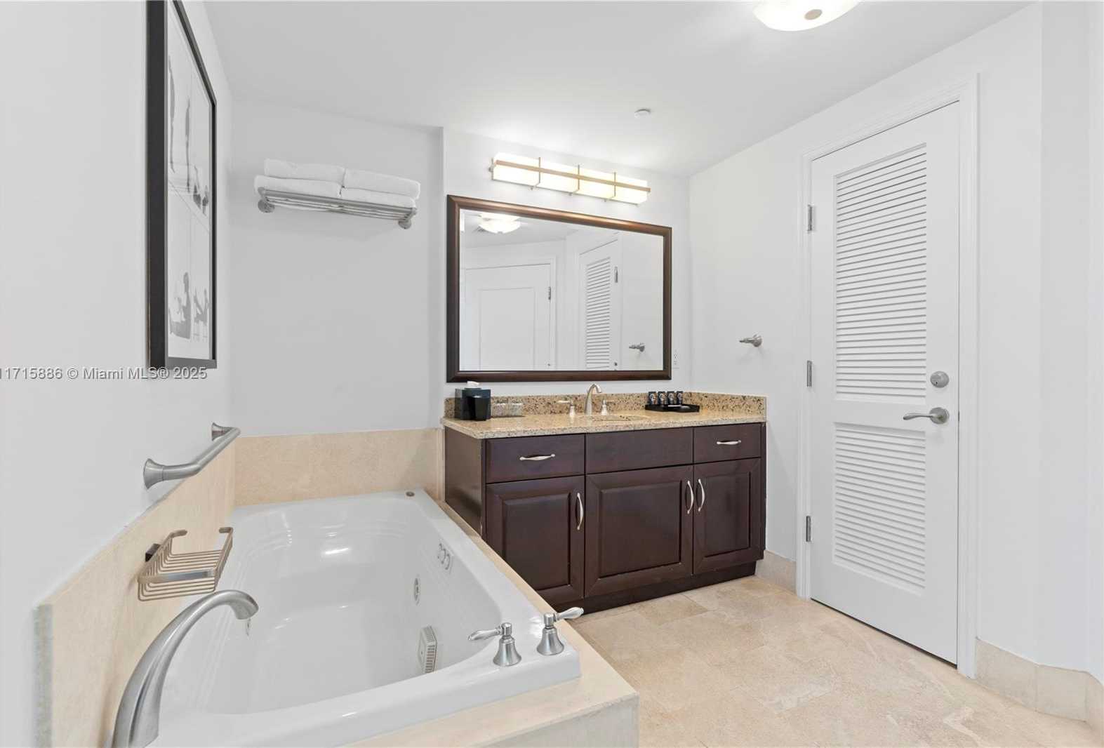 Small Image of 4401 COLLINS AVE #2104, Miami Beach Number 29