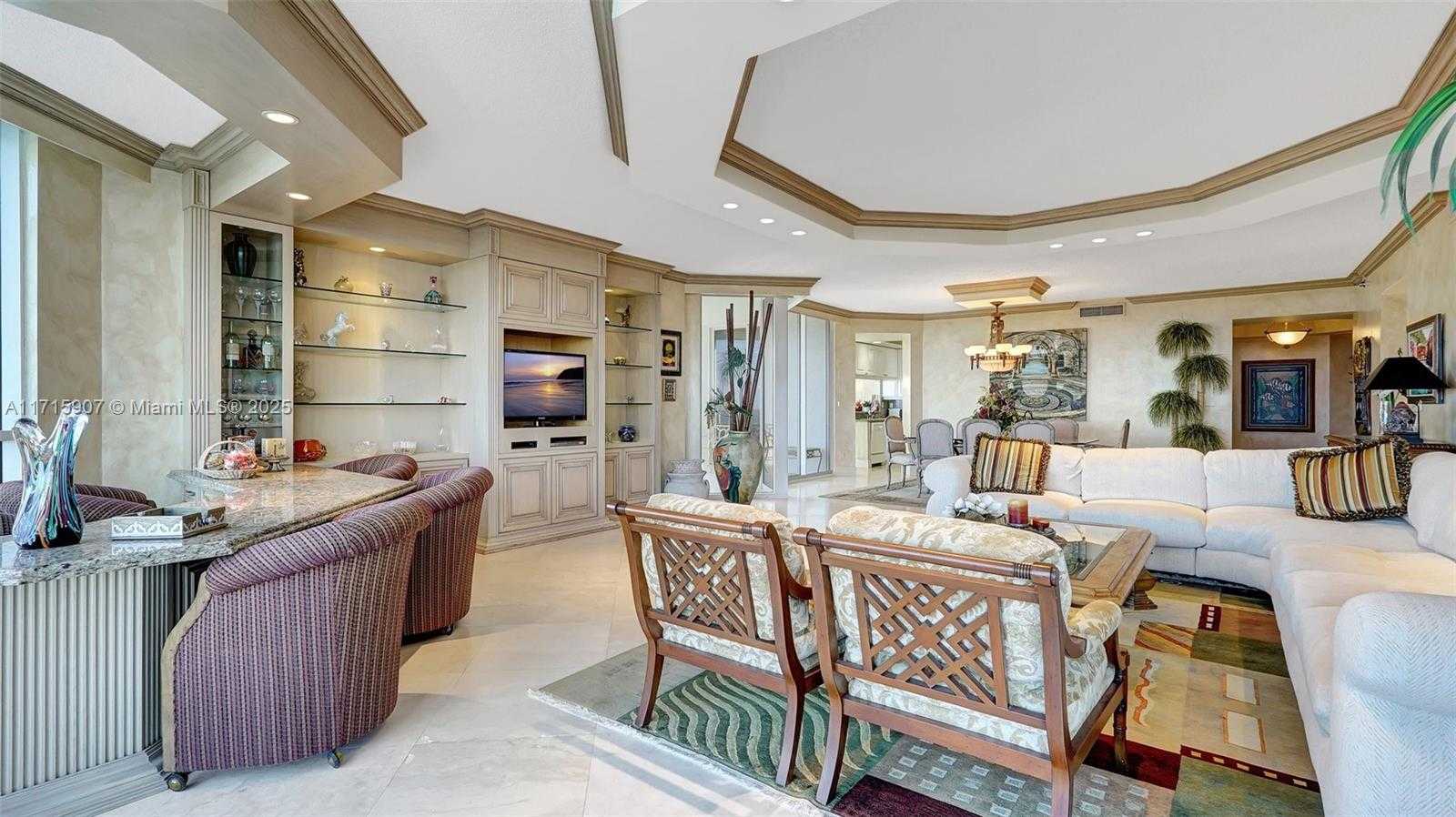 Small Image of 21150 Point Pl, Aventura, FL 33180, USA Number 10
