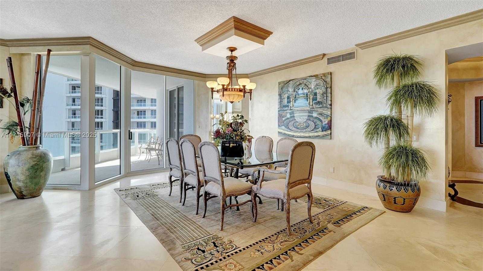 Small Image of 21150 Point Pl, Aventura, FL 33180, USA Number 17