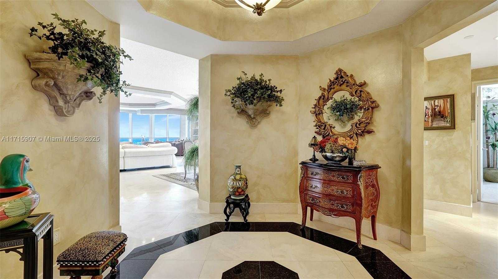 Small Image of 21150 Point Pl, Aventura, FL 33180, USA Number 19