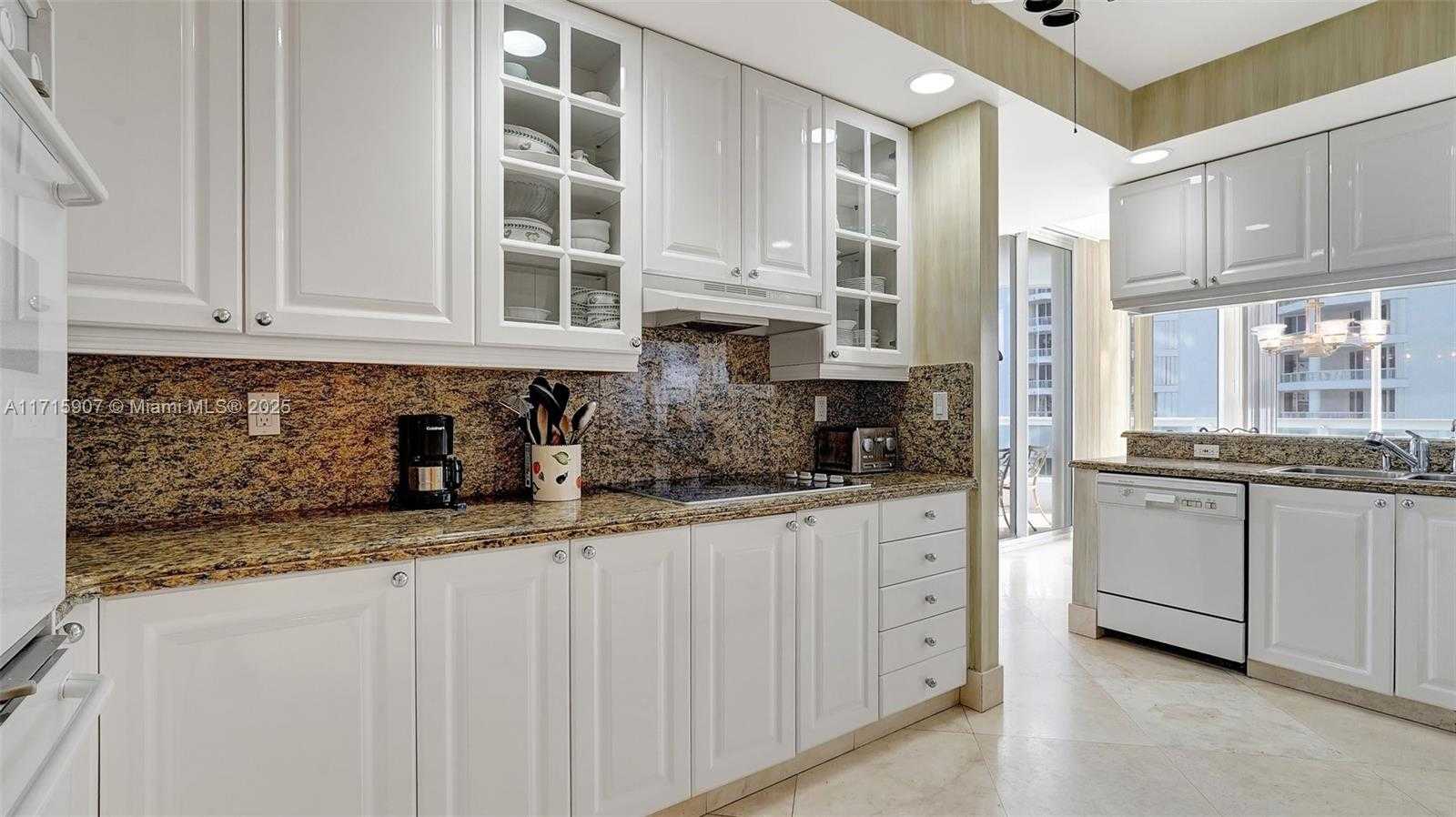 Small Image of 21150 Point Pl, Aventura, FL 33180, USA Number 22