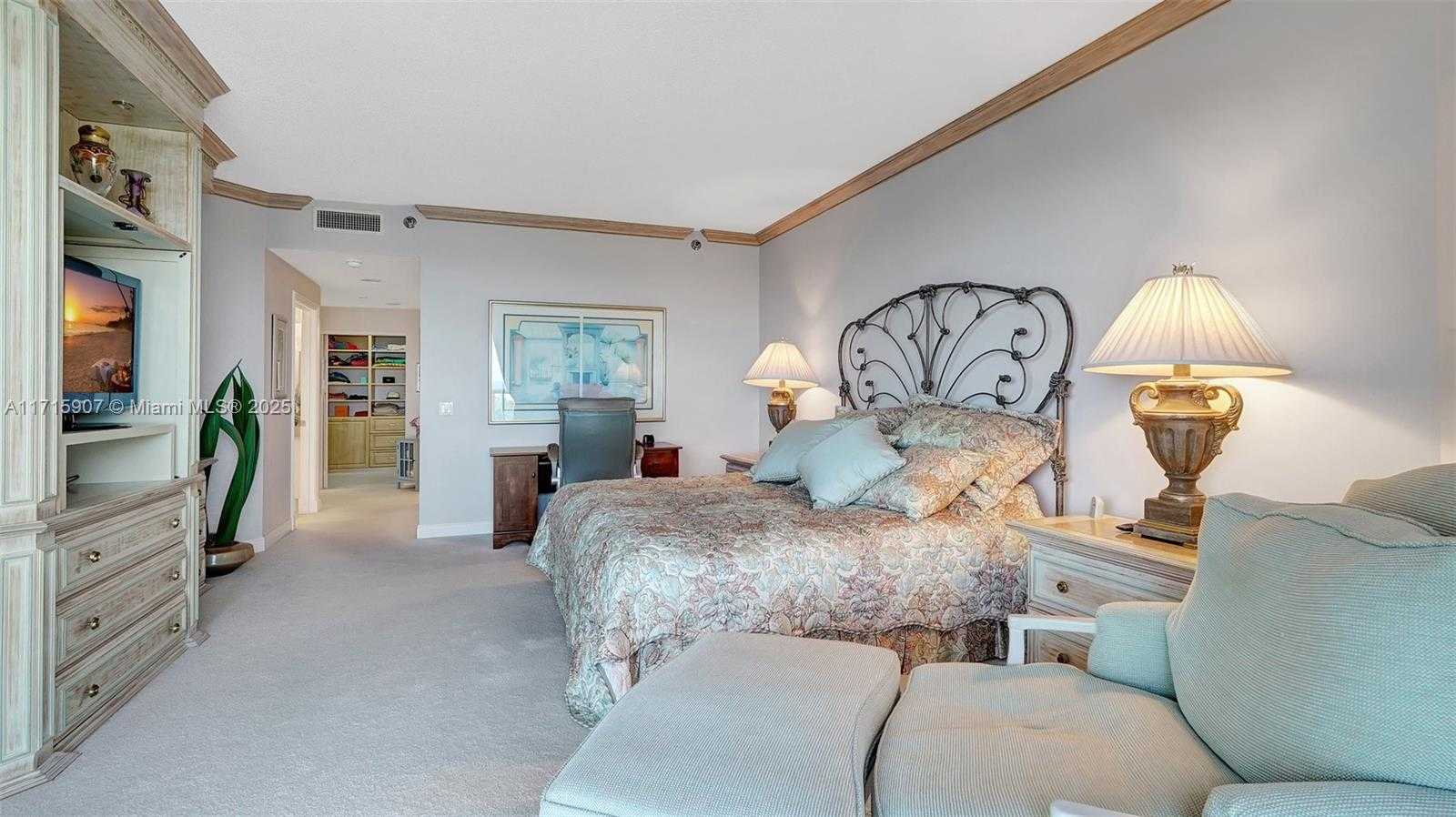Small Image of 21150 Point Pl, Aventura, FL 33180, USA Number 35