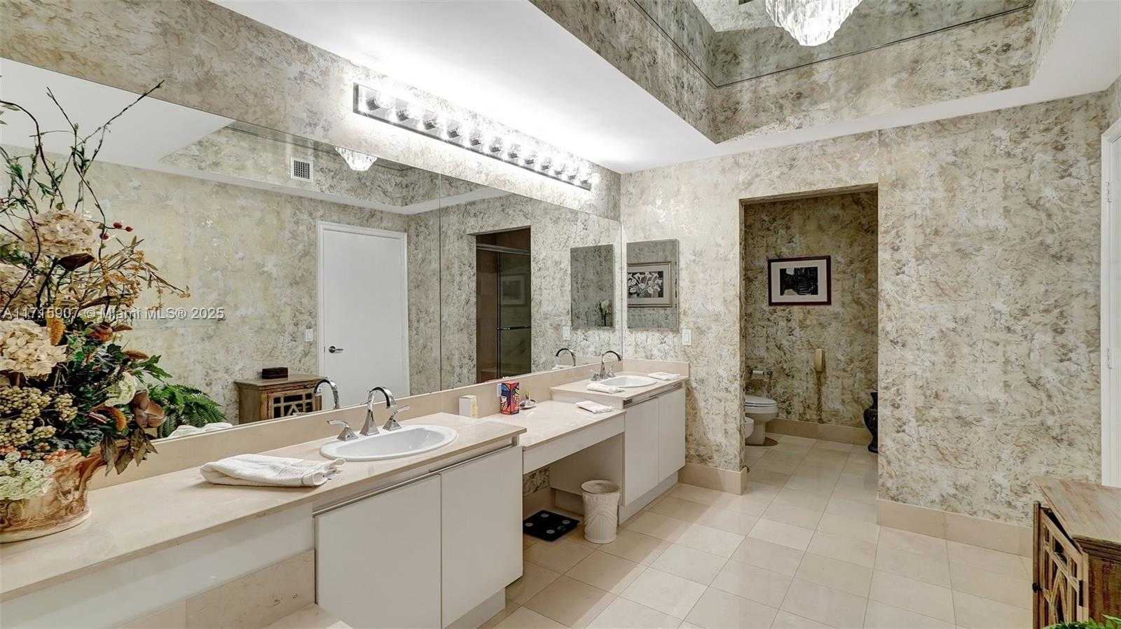 Small Image of 21150 Point Pl, Aventura, FL 33180, USA Number 37