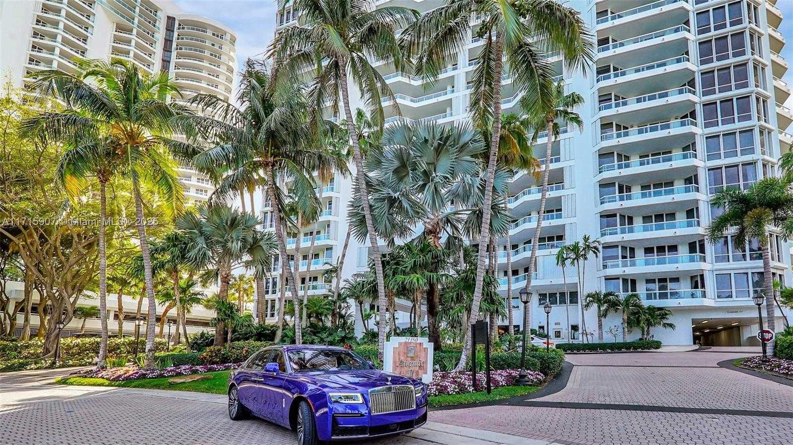 Small Image of 21150 Point Pl, Aventura, FL 33180, USA Number 4