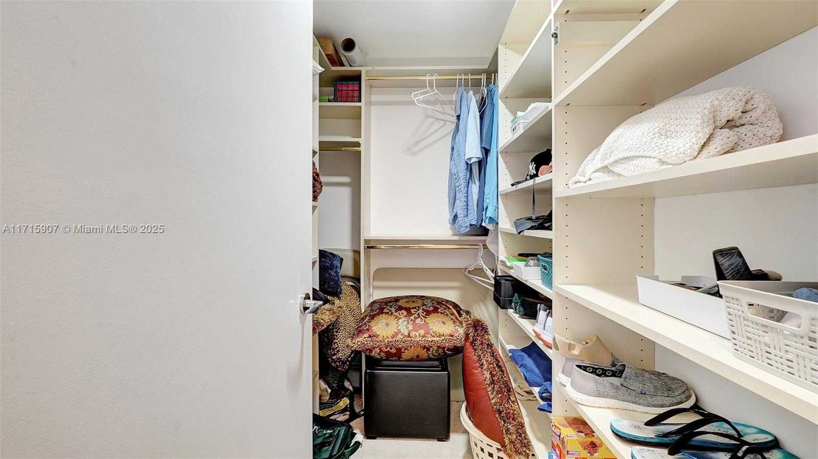 Small Image of 21150 Point Pl, Aventura, FL 33180, USA Number 42