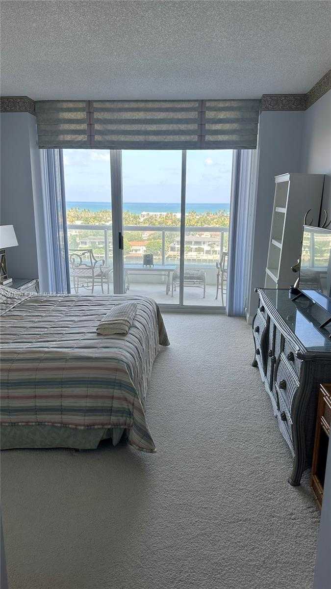 Small Image of 21150 Point Pl, Aventura, FL 33180, USA Number 55