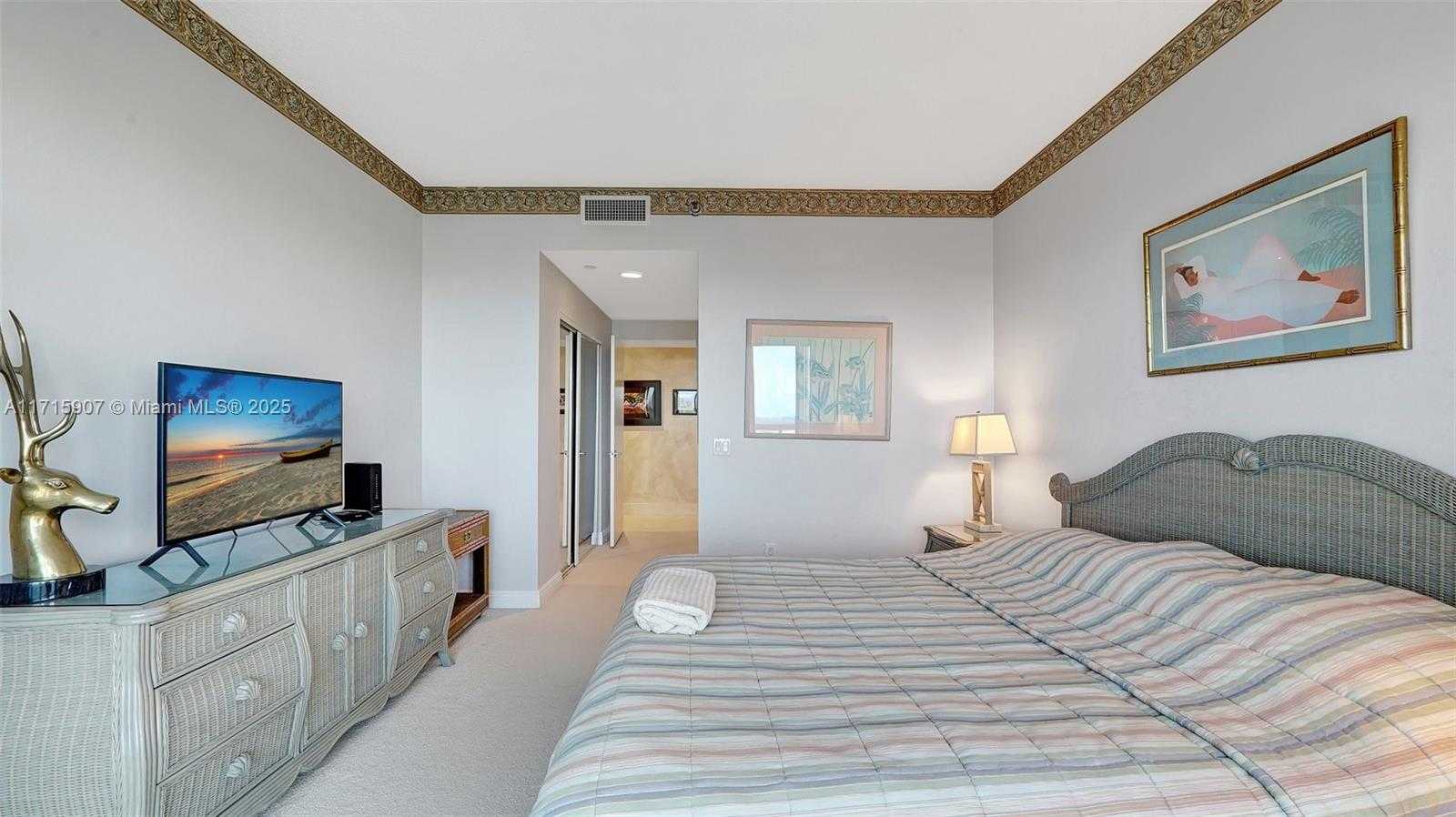 Small Image of 21150 Point Pl, Aventura, FL 33180, USA Number 57
