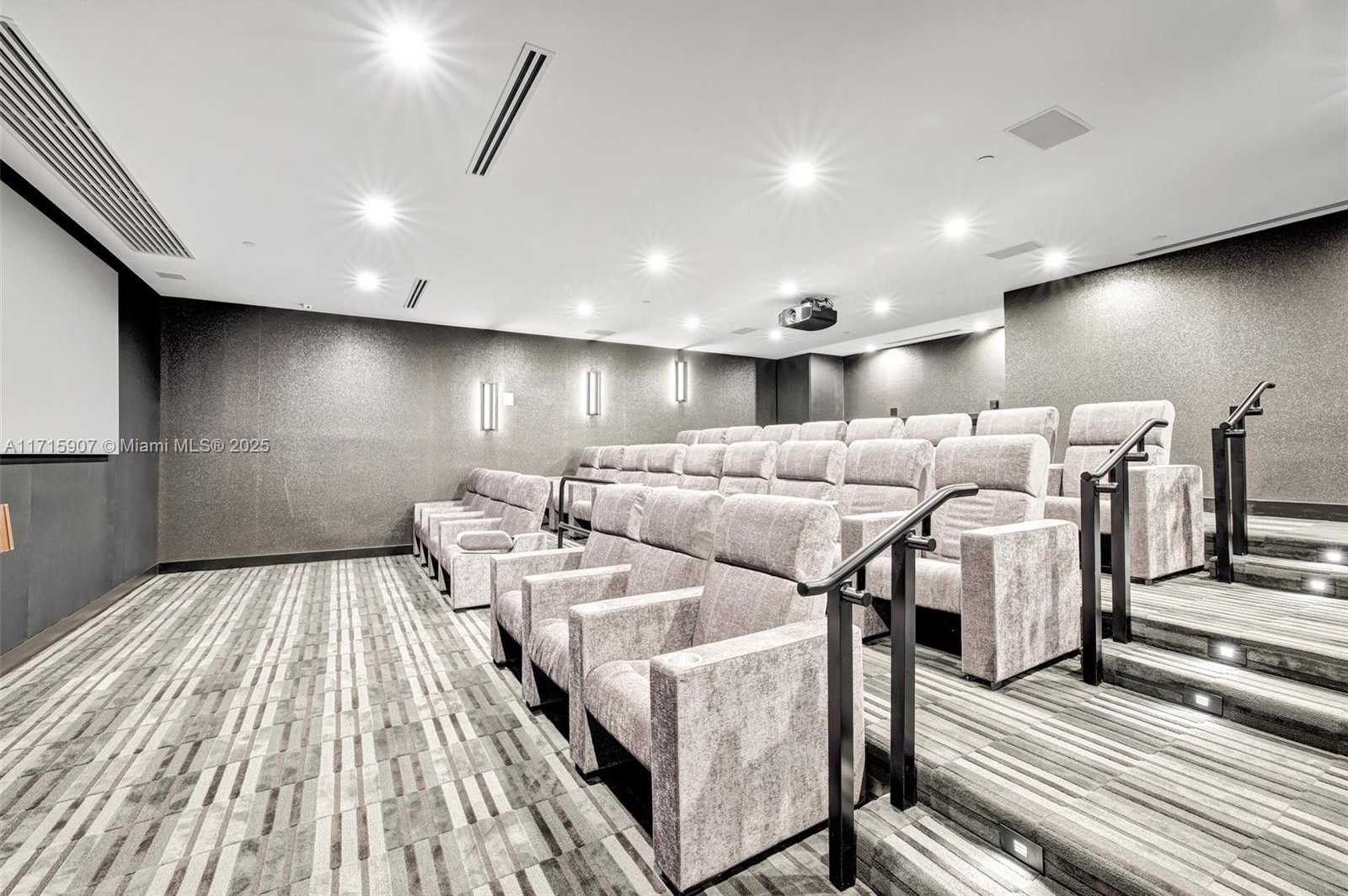 Small Image of 21150 Point Pl, Aventura, FL 33180, USA Number 84