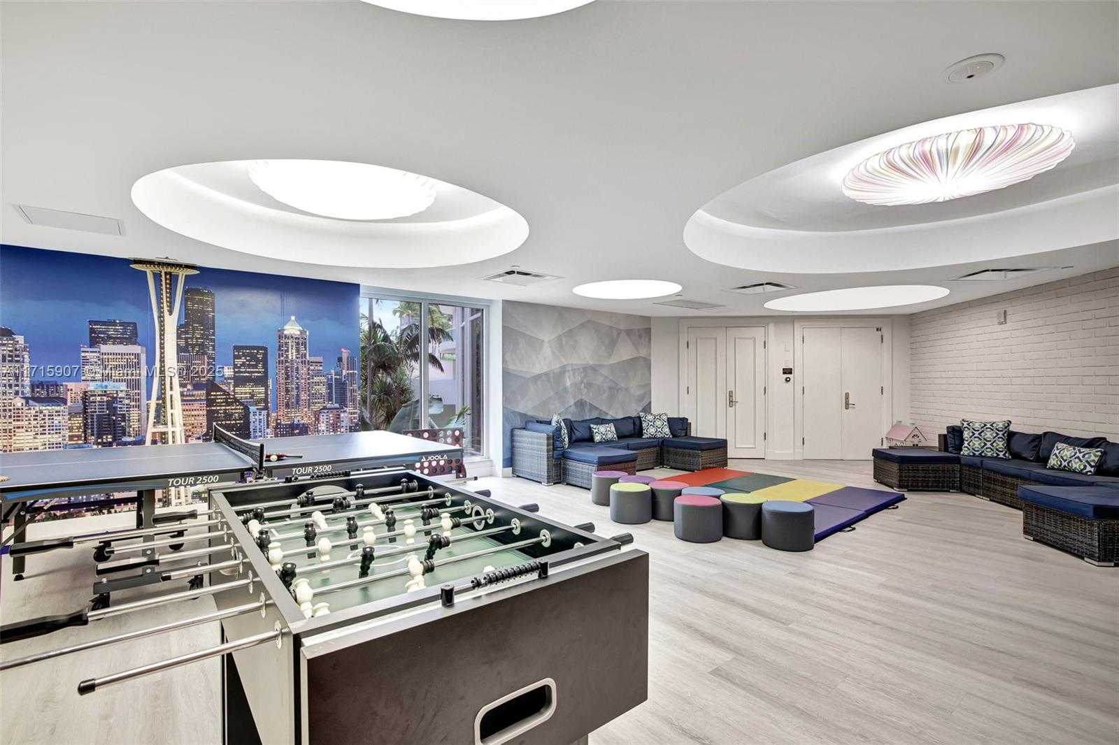Small Image of 21150 Point Pl, Aventura, FL 33180, USA Number 85