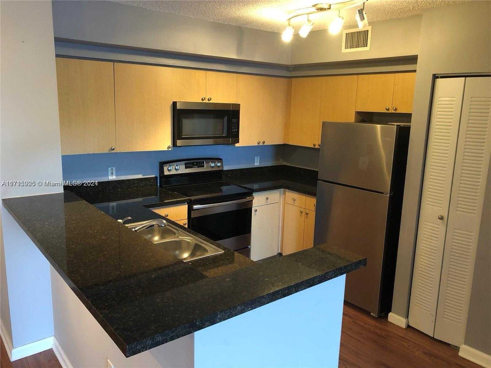 Small Image of 1919 VAN BUREN ST #404A, Hollywood Number 11