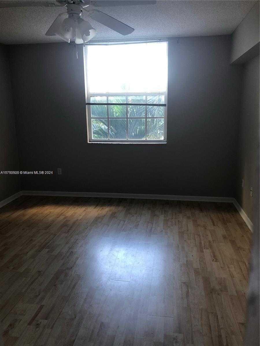 Small Image of 1919 VAN BUREN ST #404A, Hollywood Number 13