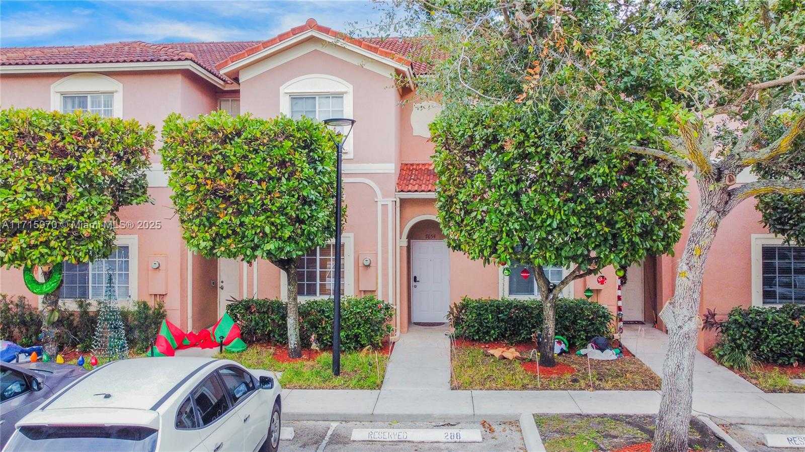 Small Image of 7854 CATALINA CIR, Tamarac Number 17