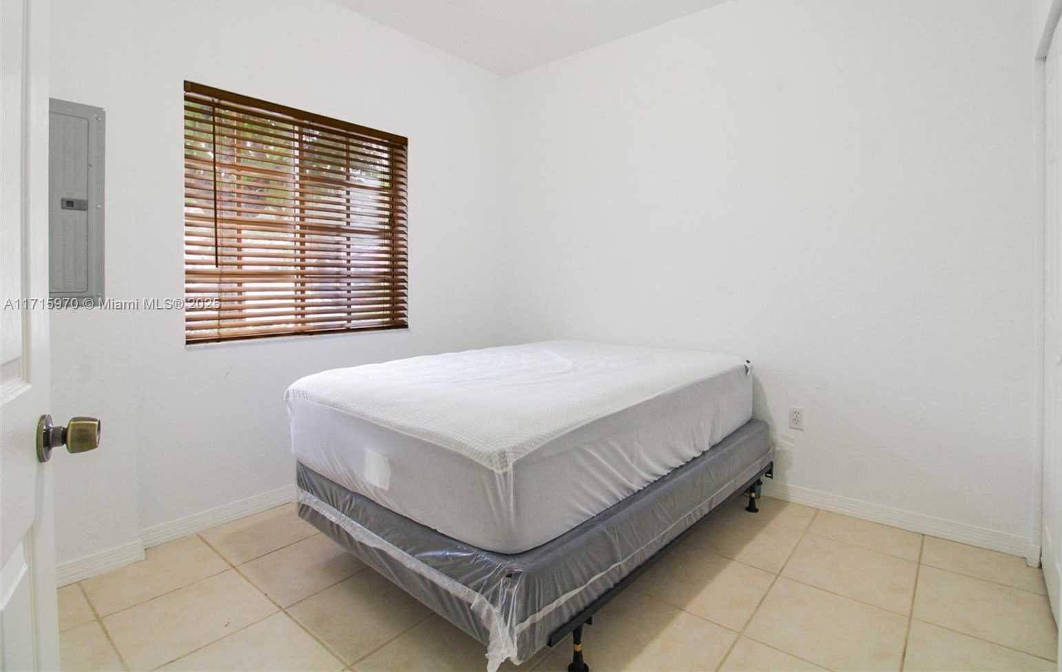 Small Image of 7854 CATALINA CIR, Tamarac Number 21