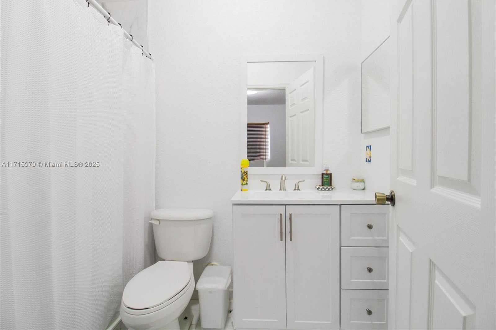 Small Image of 7854 CATALINA CIR, Tamarac Number 23