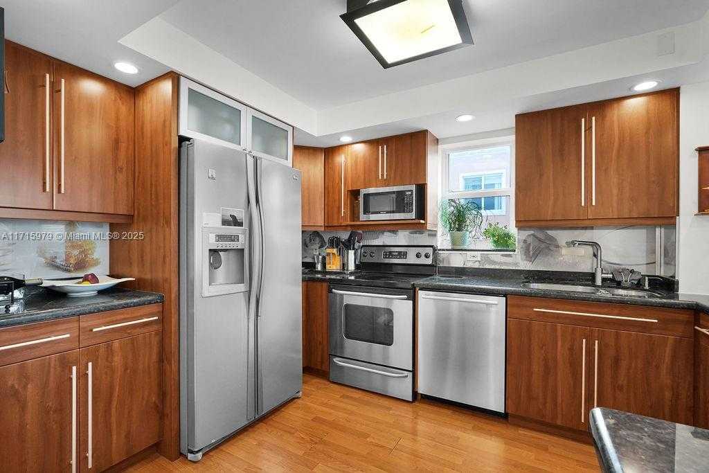 Small Image of 1155 97TH ST #301, Bay Harbor Islands Number 18