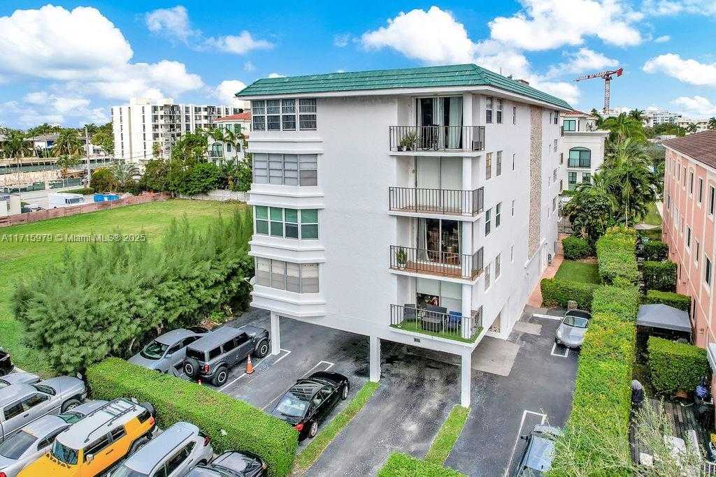 Small Image of 1155 97TH ST #301, Bay Harbor Islands Number 4