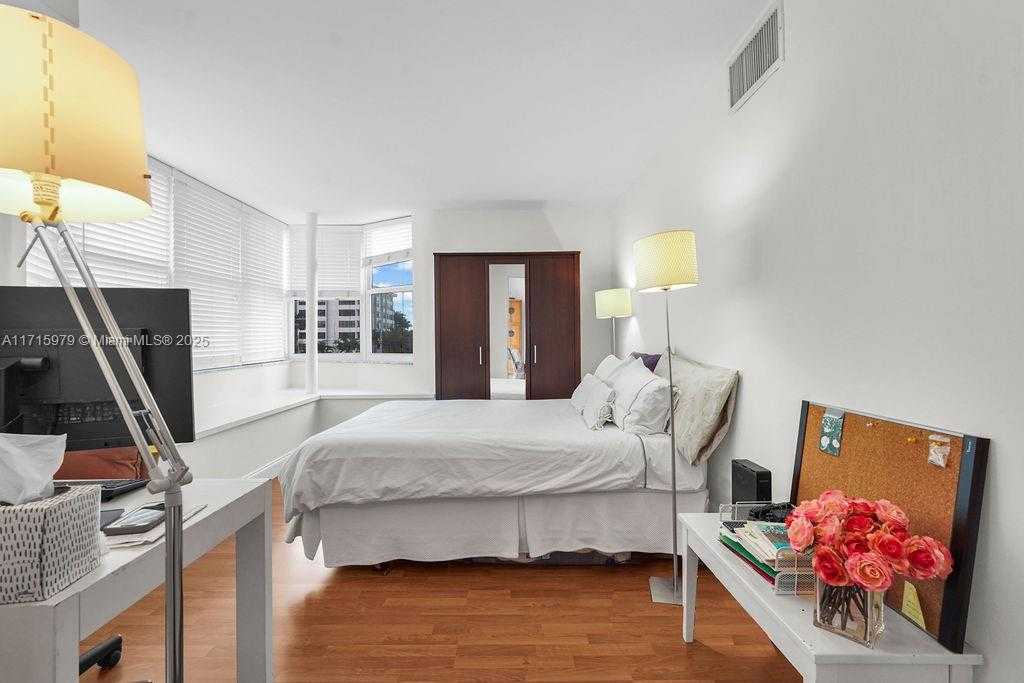 Small Image of 1155 97TH ST #301, Bay Harbor Islands Number 7