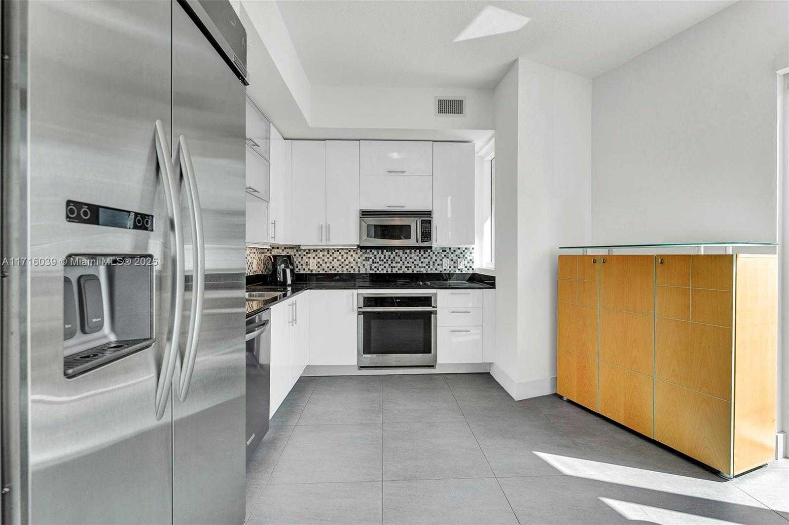 Small Image of 60 #3400, Miami Number 12