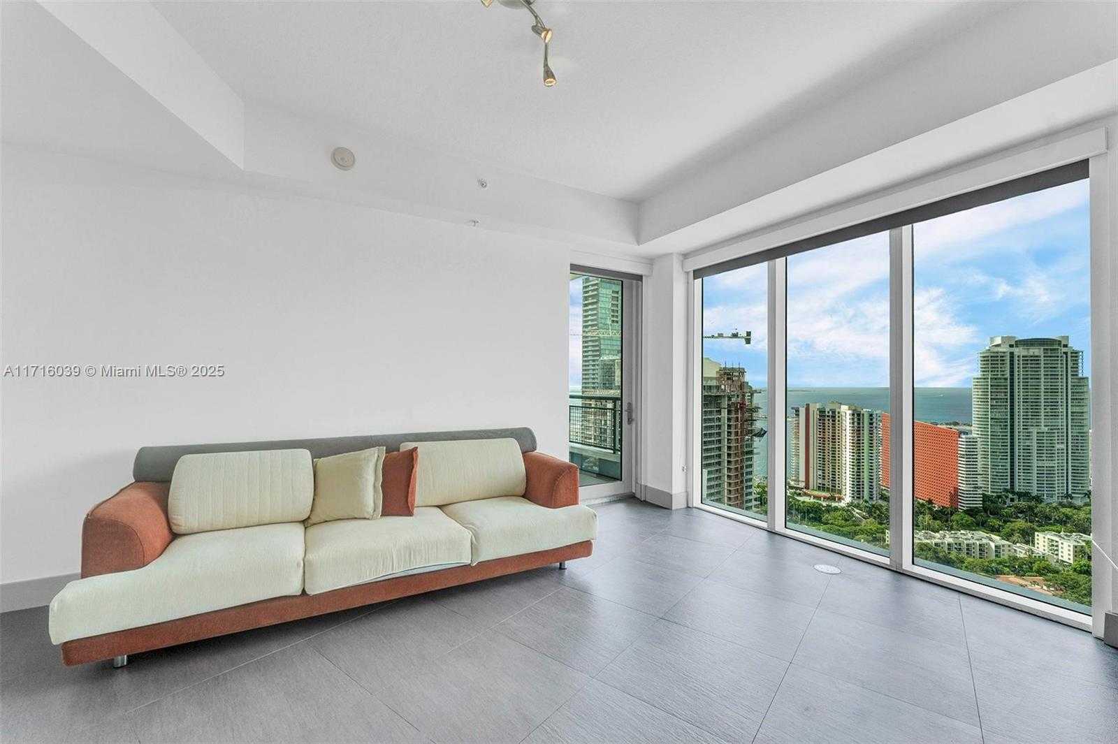 Small Image of 60 #3400, Miami Number 15