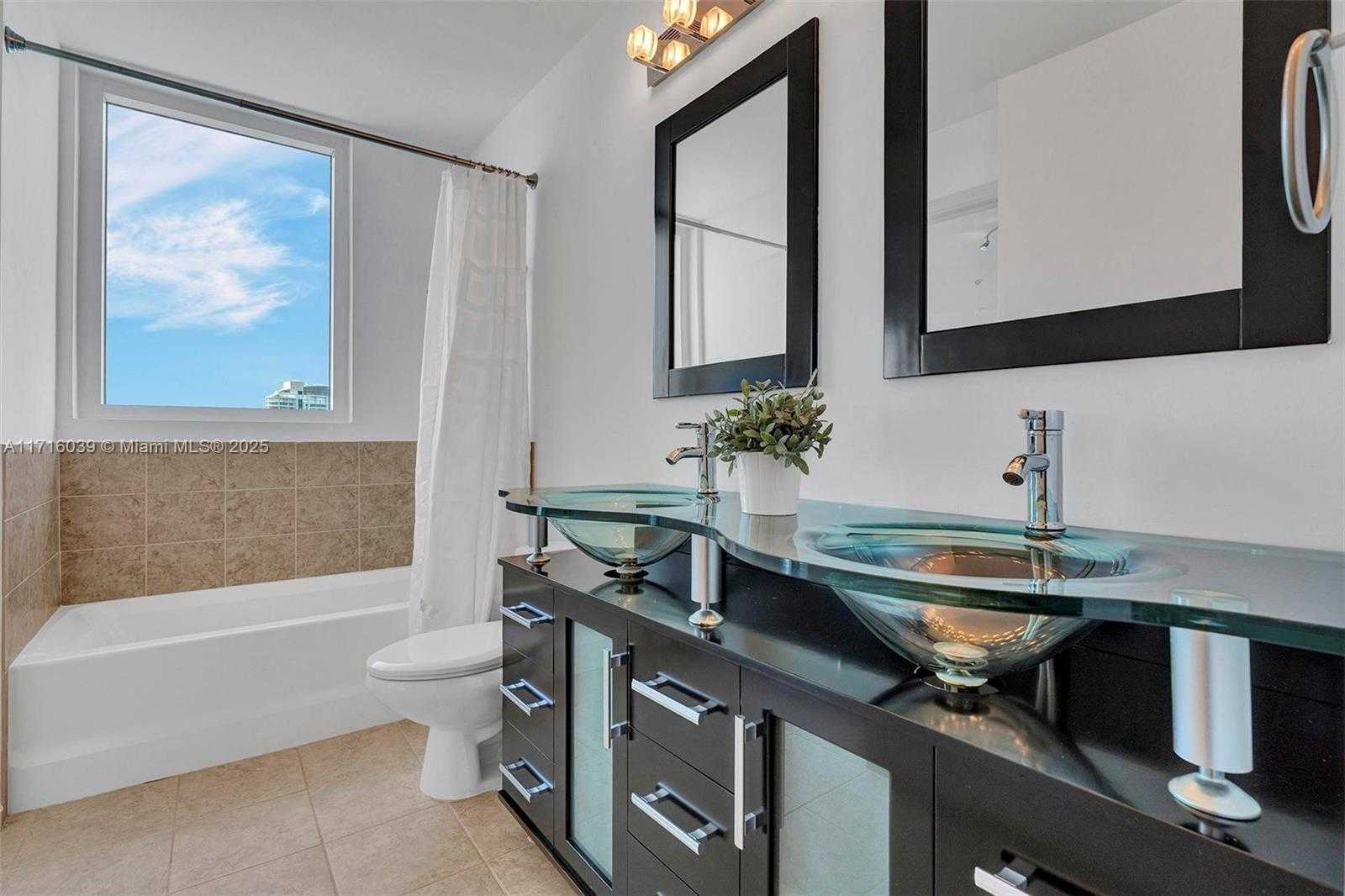 Small Image of 60 #3400, Miami Number 22