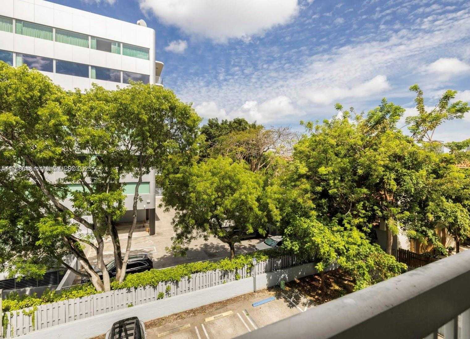Small Image of 2920 SW 28th Terrace, Miami, FL 33133, USA Number 12